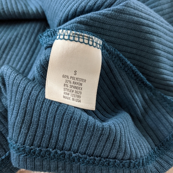 Francesca's Ribbed dress - Picture 3 of 3